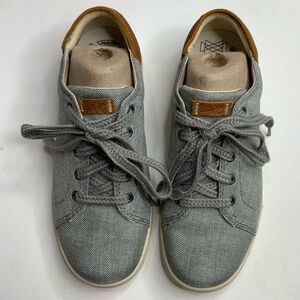 Chaco‎ Gray Canvas Casual Sneakers with Tan Heel Accents
